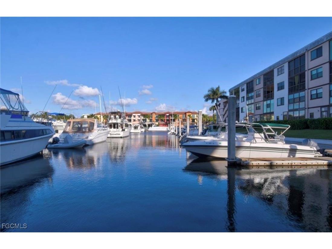 801 River Point Drive #201A Naples FL 34102 2025020295 image29