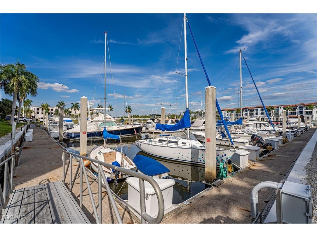 801 River Point Drive #201A Naples FL 34102 2025020295 image30