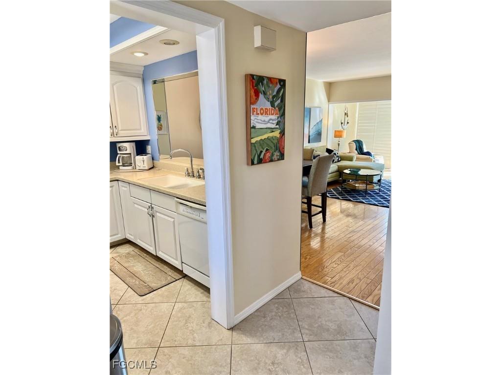 801 River Point Drive #201A Naples FL 34102 2025020295 image6