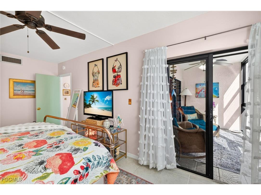 801 River Point Drive #203A Naples FL 34102 2025024343 image17