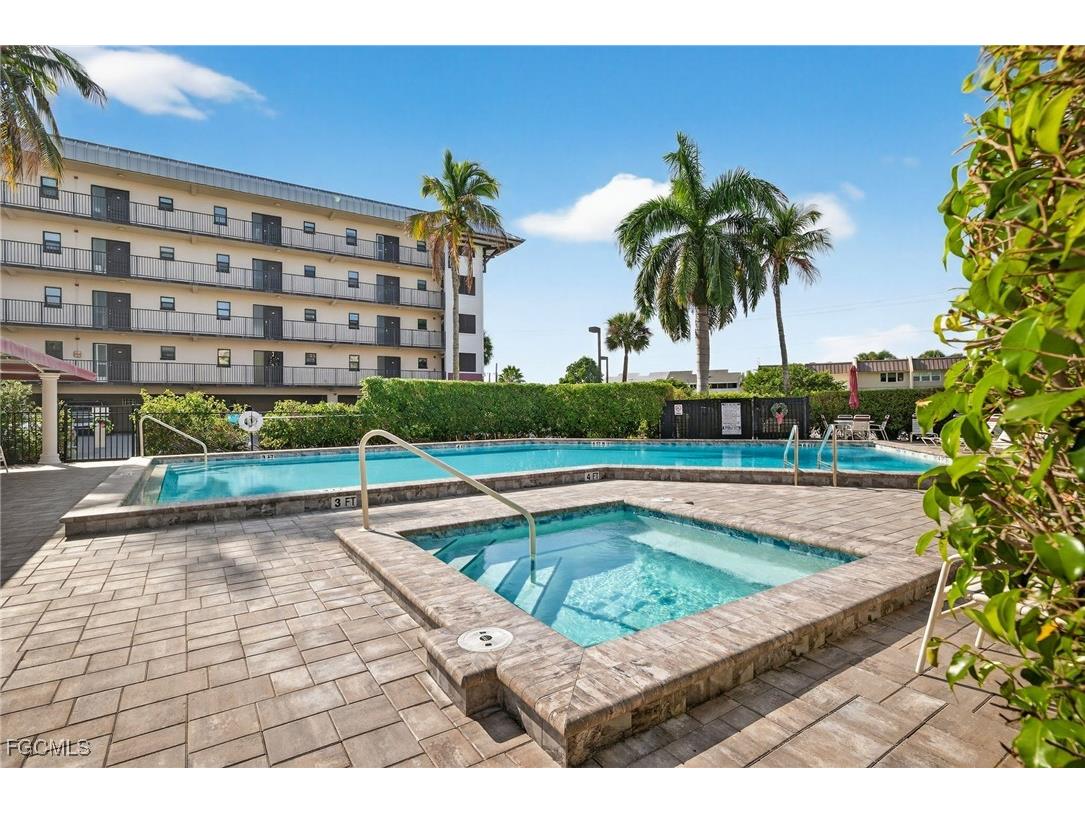 801 River Point Drive #203A Naples FL 34102 2025024343 image27