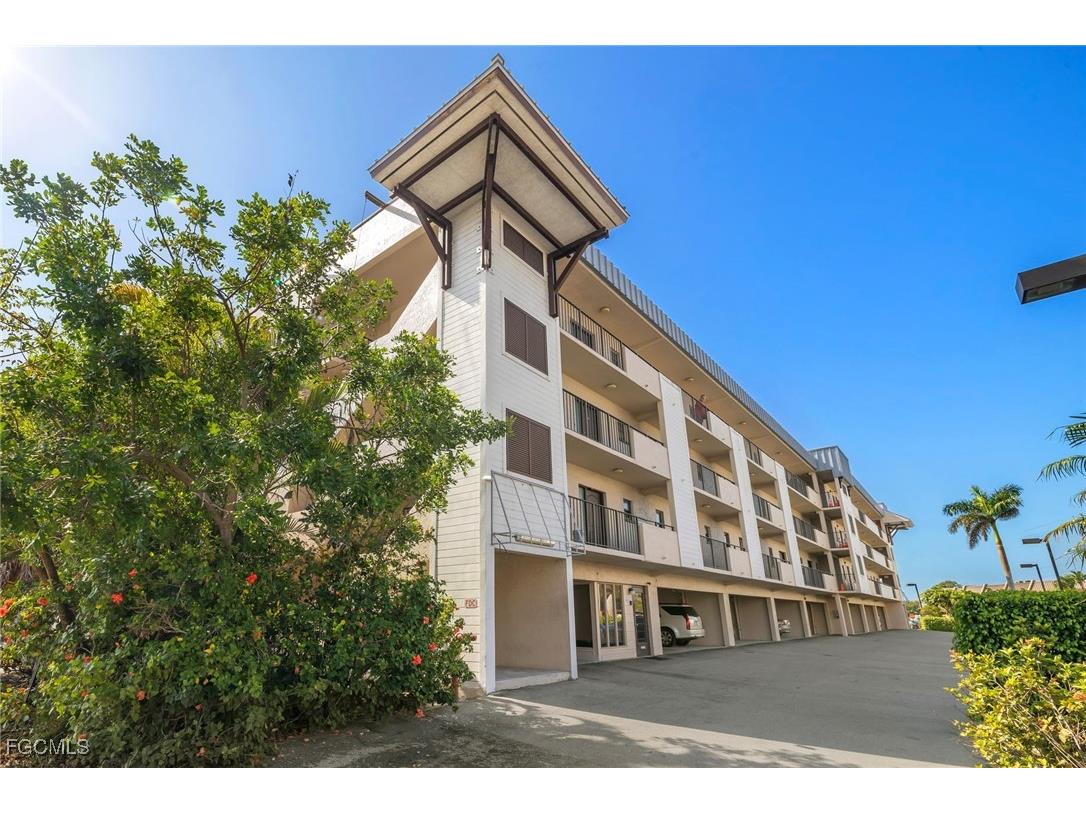 801 River Point Drive #203A Naples FL 34102 2025024343 image4