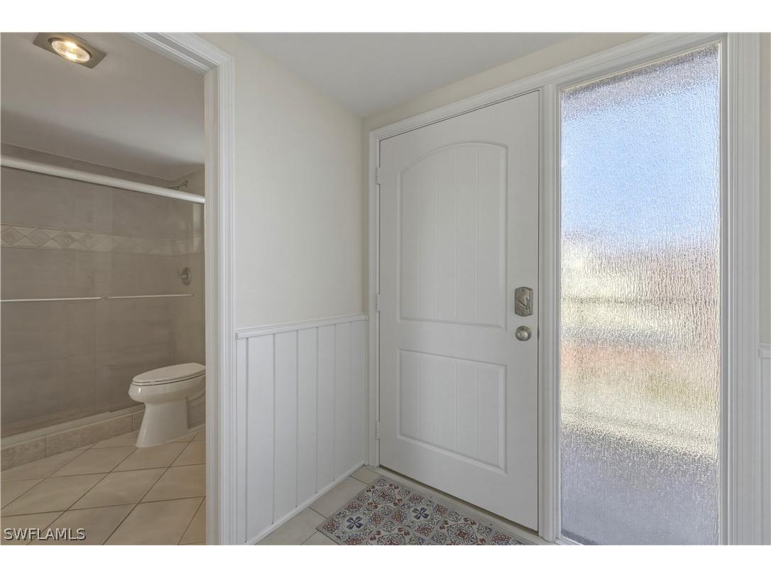 801 River Point Drive #303A Naples FL 34102 226011110 image3