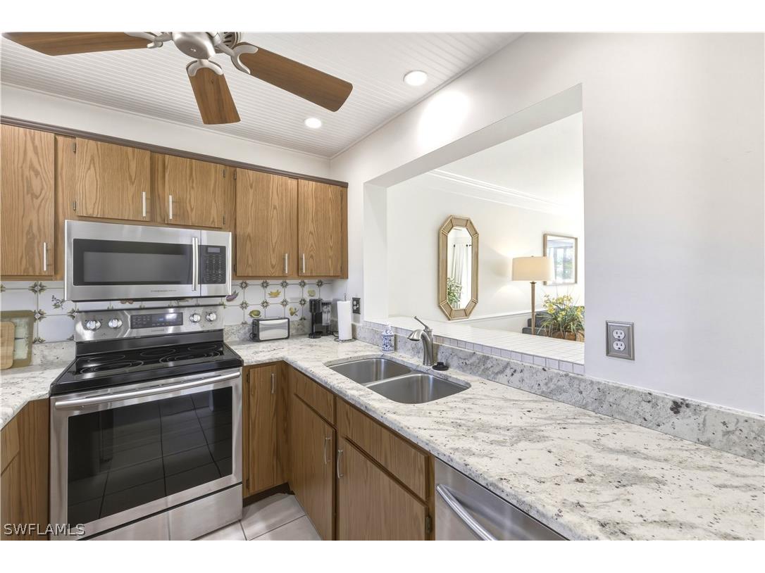 801 River Point Drive #303A Naples FL 34102 226011110 image5