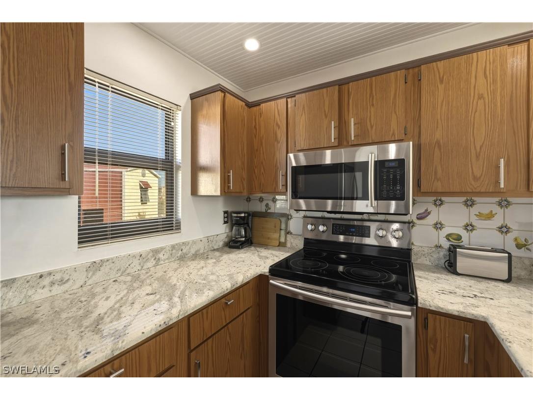 801 River Point Drive #303A Naples FL 34102 226011110 image6
