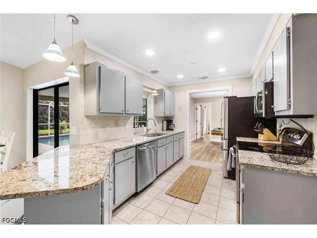 801 SW 52nd Street Cape Coral FL 33914 2026026044 image2