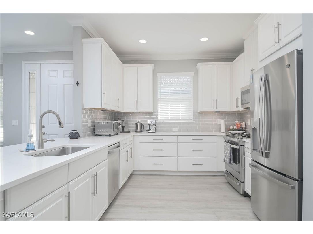 8013 Calle Canovas Court Naples FL 34114 225077934 image9