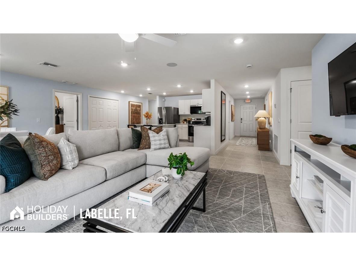 8015 Sherwood Circle Labelle FL 33935 2026026955 image3