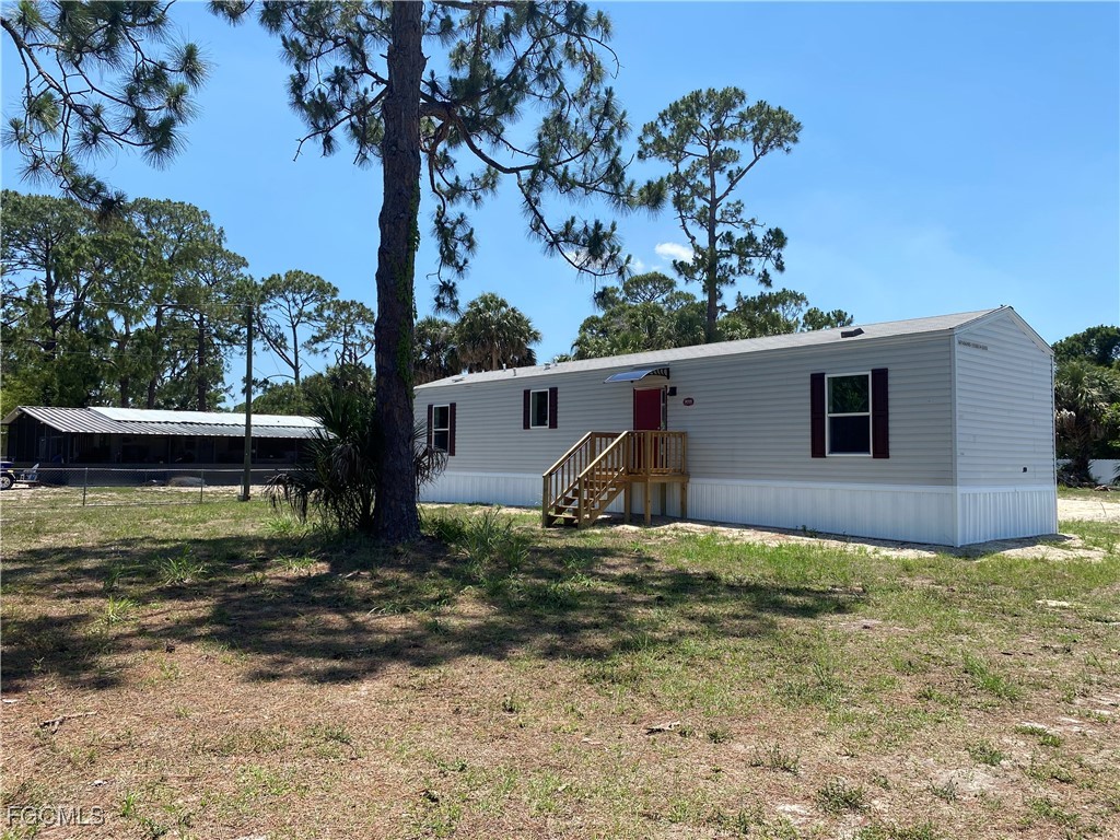 8018 Grady Drive North Fort Myers FL 33917 2025018665 image4