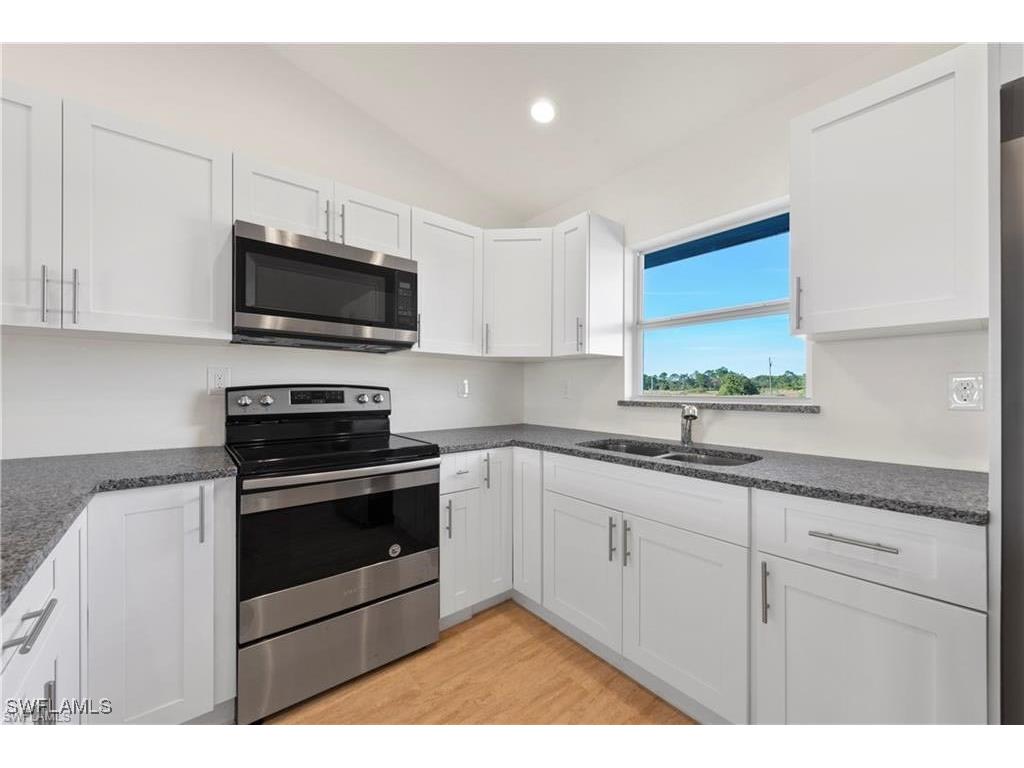 8019 Oakleaf Circle Labelle FL 33935 2025001194 image1