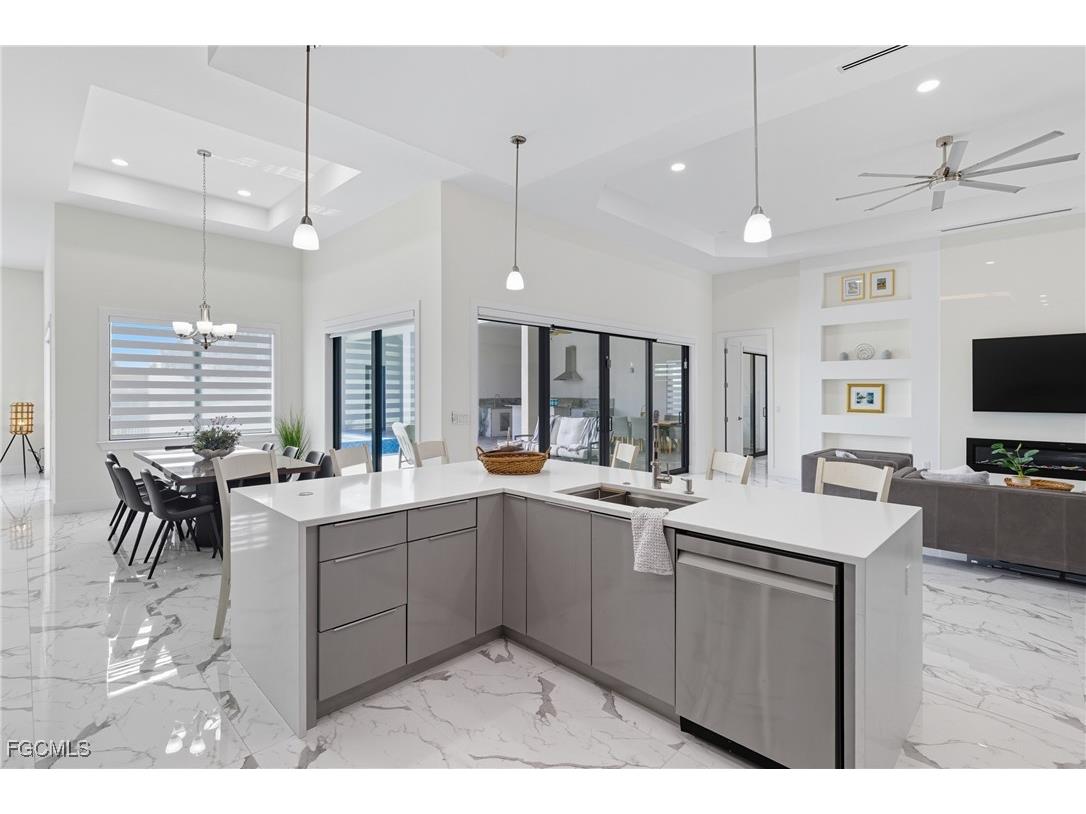 802 El Dorado Parkway E Cape Coral FL 33904 2025010550 image8