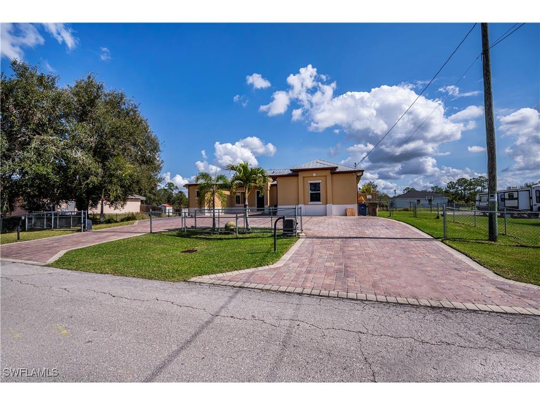 802 Poinsettia Avenue Lehigh Acres FL 33972 225011100 image1