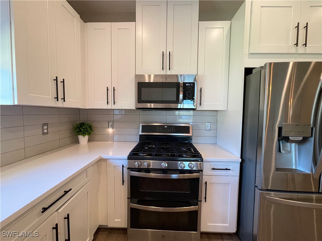 8021 Calle Canovas Court Naples FL 34114 225077950 image6