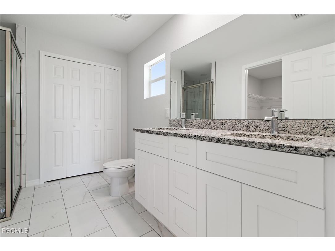 8022 Melody Circle Labelle FL 33935 2025015076 image13