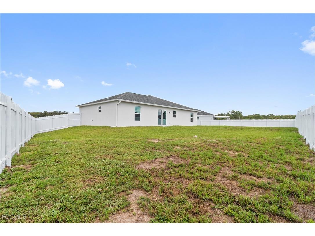 8022 Melody Circle Labelle FL 33935 2025015076 image23