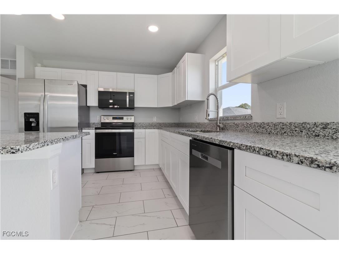 8022 Melody Circle Labelle FL 33935 2025015076 image8