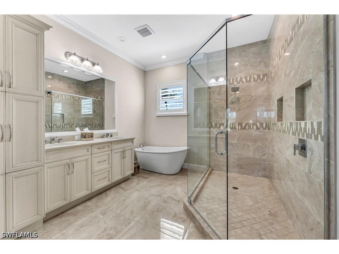 8026 Signature Club Circle #5-201 Naples FL 34113 226012659 image13