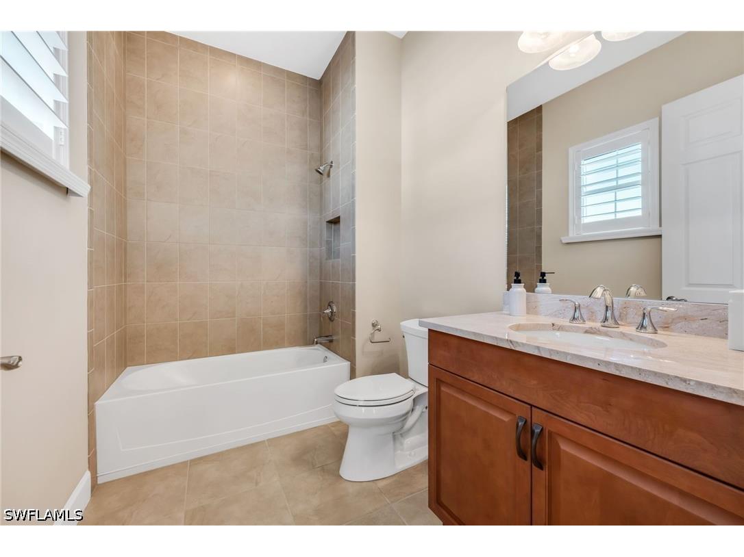 8026 Signature Club Circle #5-201 Naples FL 34113 226012659 image17