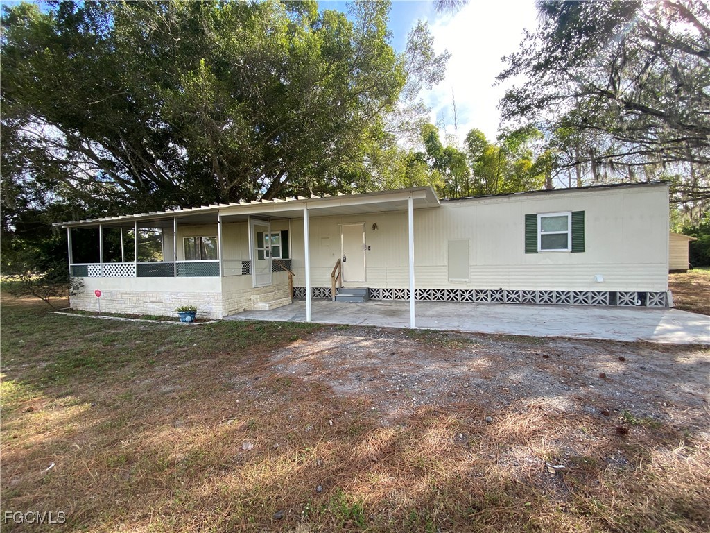 2331 Gish Drive North Fort Myers FL 33917 2025023065 image1