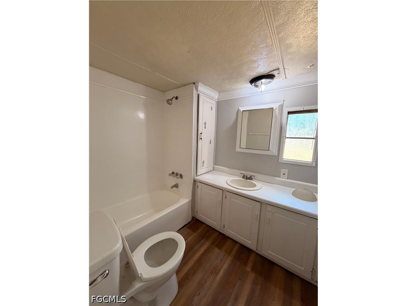 8028 Breeze Drive North Fort Myers FL 33917 2026014084 image5