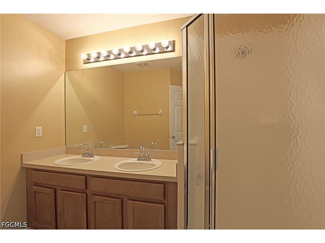 8029 Casa Palermo Circle Fort Myers FL 33966 2026019149 image18