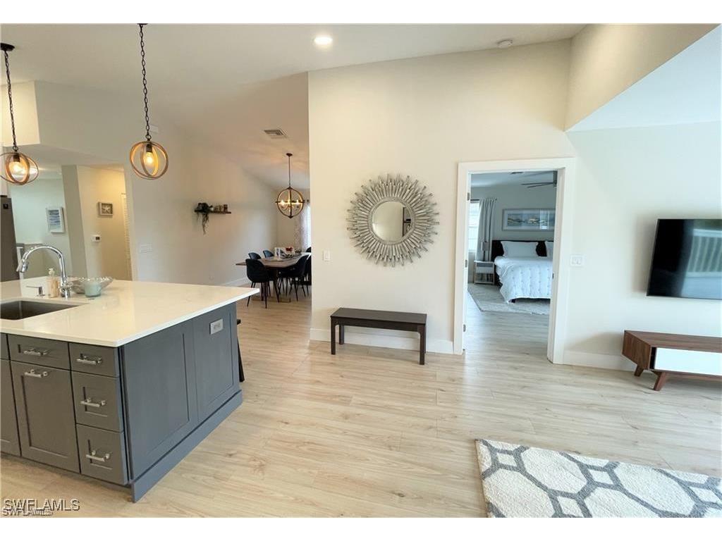 803 104th Avenue N Naples FL 34108 225057643 image2