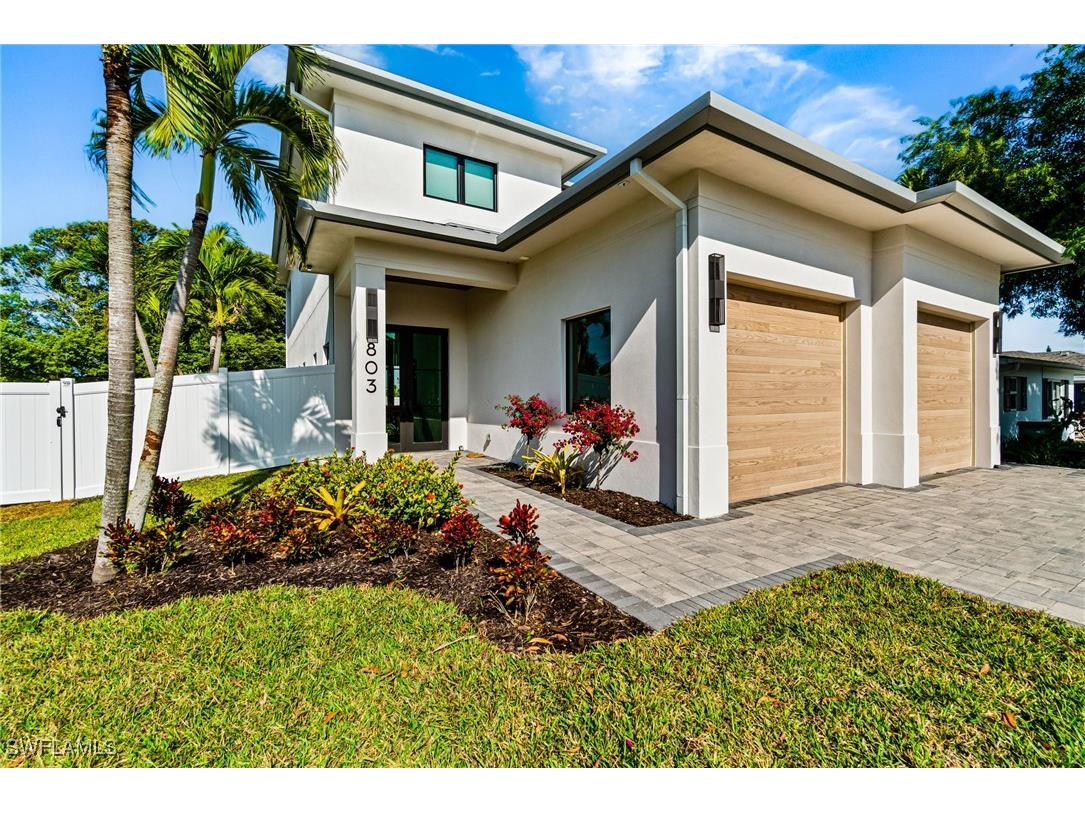 803 96th Avenue N Naples FL 34108 225081866 image1