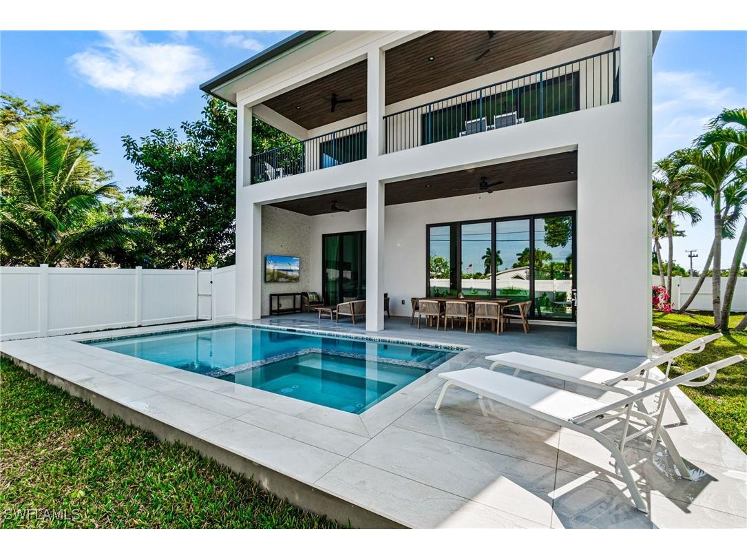 803 96th Avenue N Naples FL 34108 225081866 image4