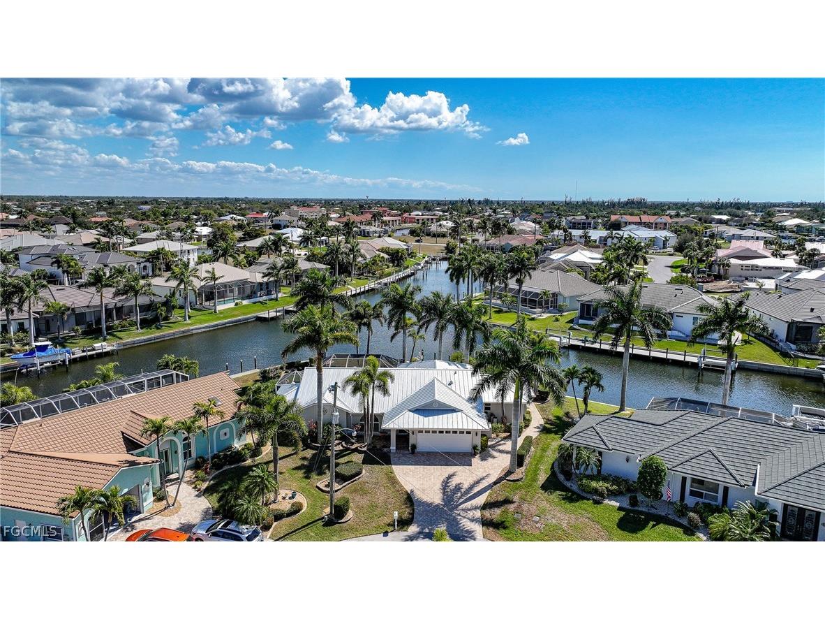 803 Lucia Drive Punta Gorda FL 33950 2026008785 image2