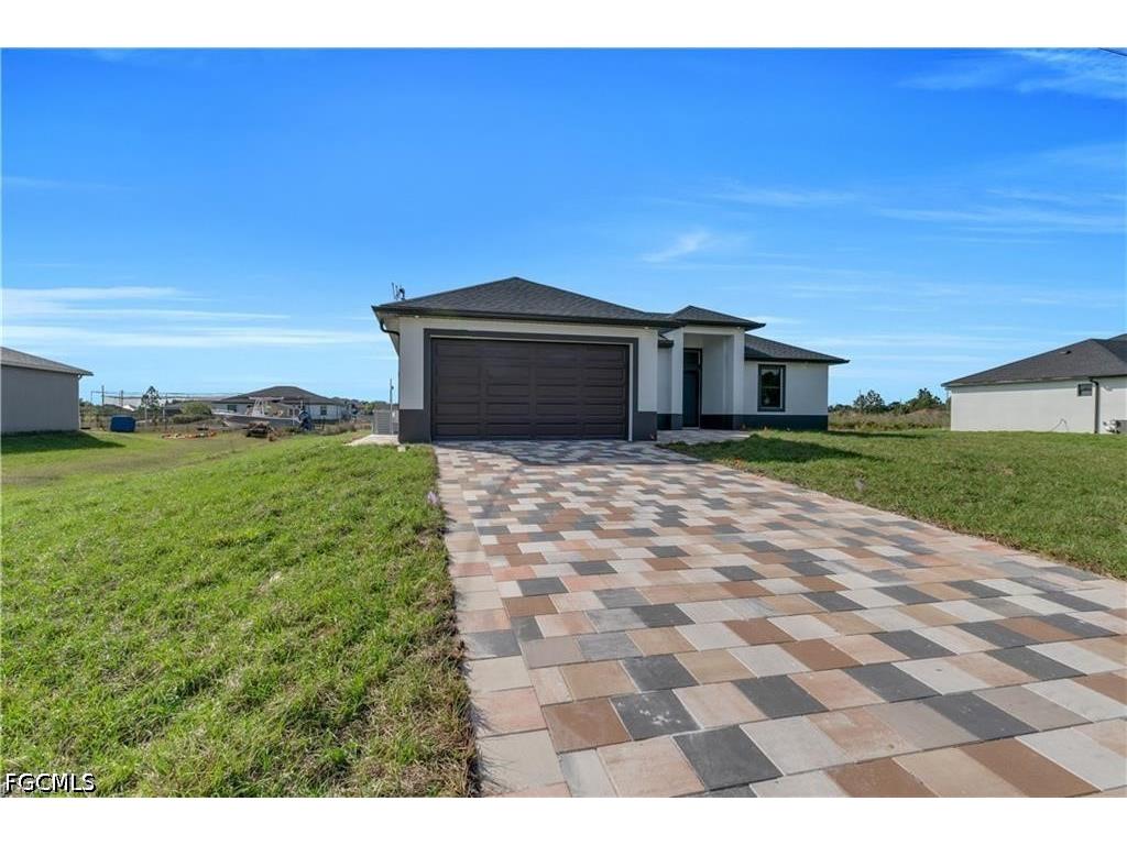 803 Pine Avenue Lehigh Acres FL 33972 2026023960 image2
