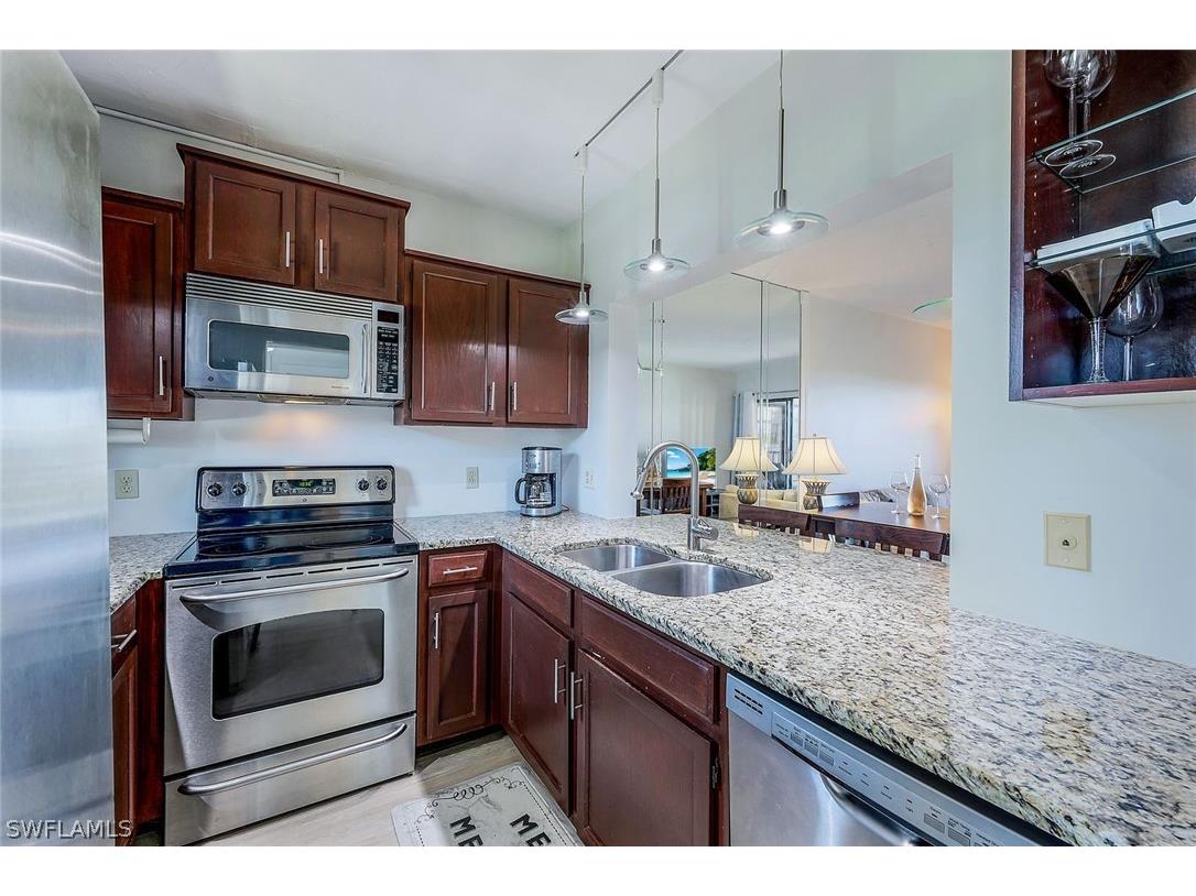 803 River Point Drive #201B Naples FL 34102 226009230 image4