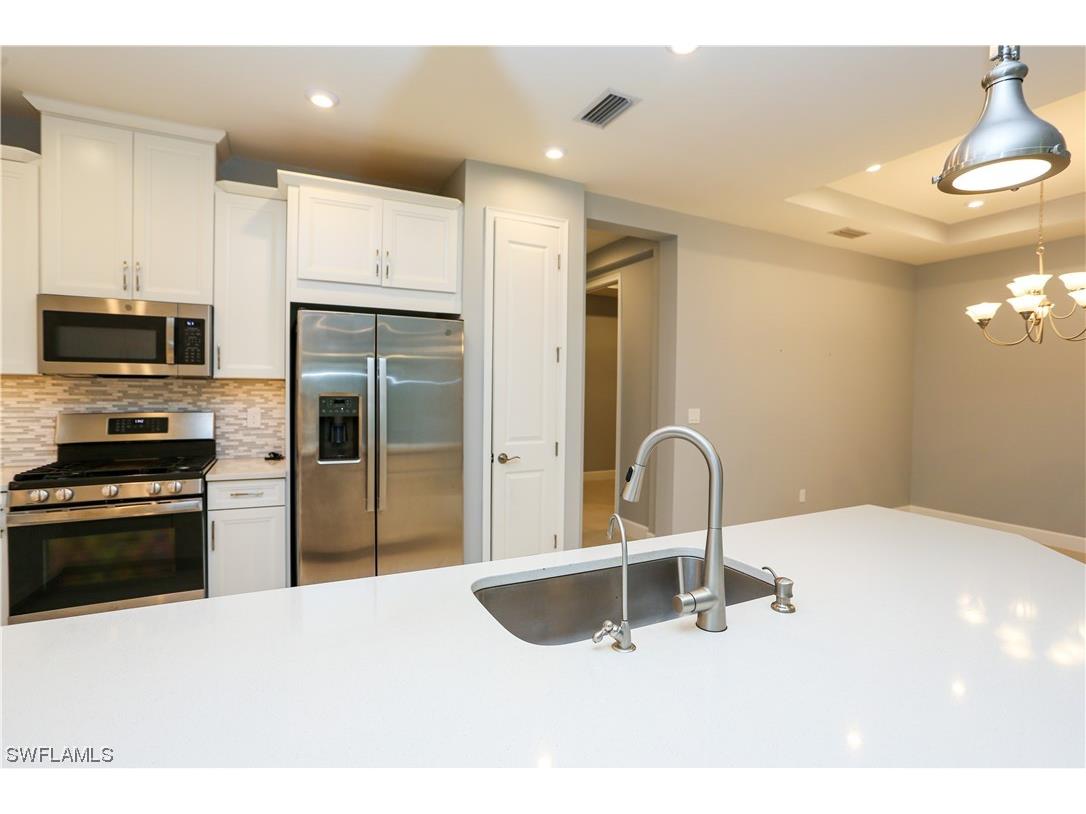 8032 Calle Canovas Court Naples FL 34114 223059993 image1