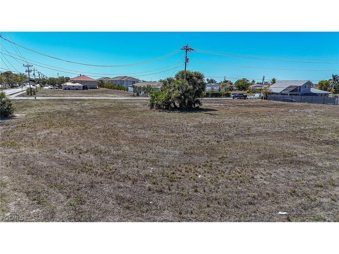 804 Gleason Pkwy Cape Coral FL 33914 2026011371 image1