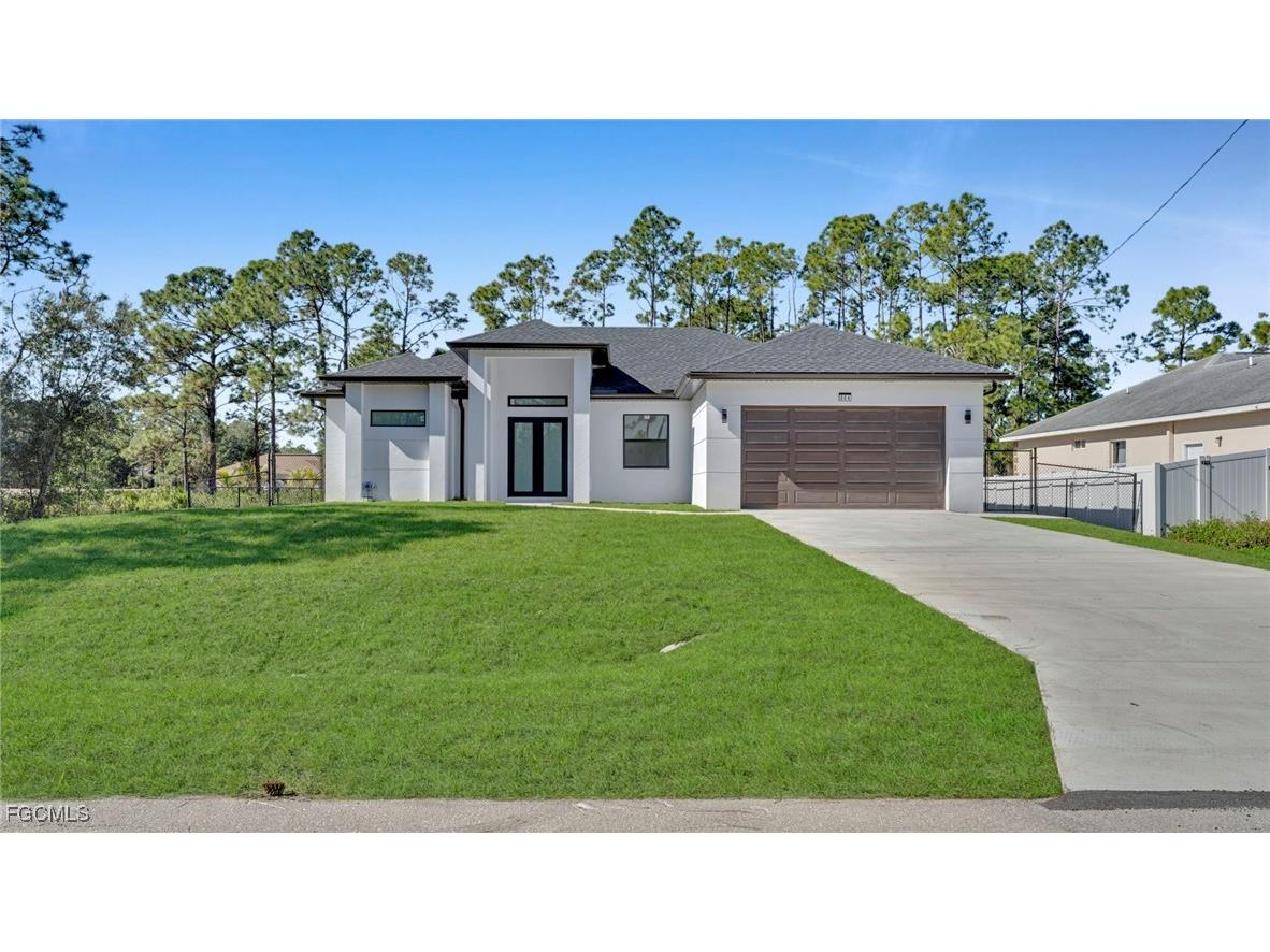 804 Oakridge Avenue S Lehigh Acres FL 33974 2026003650 image1