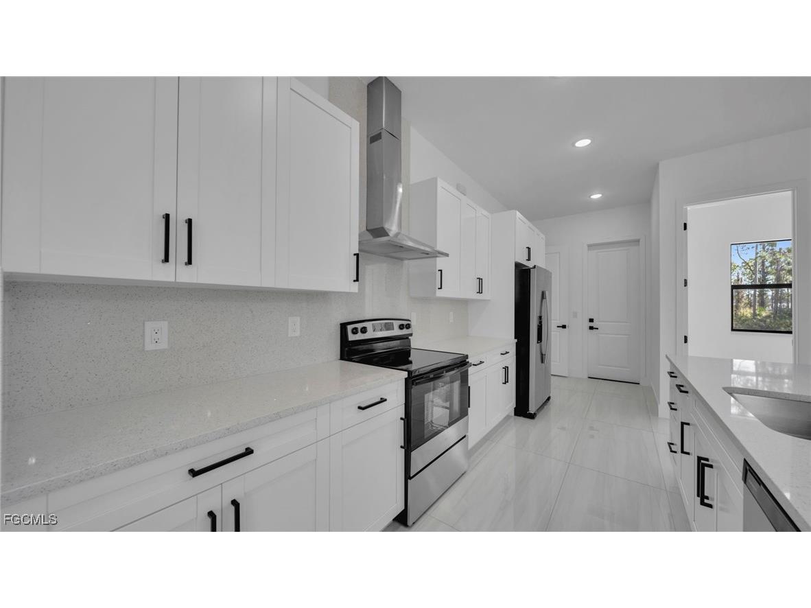 804 Oakridge Avenue S Lehigh Acres FL 33974 2026003650 image3