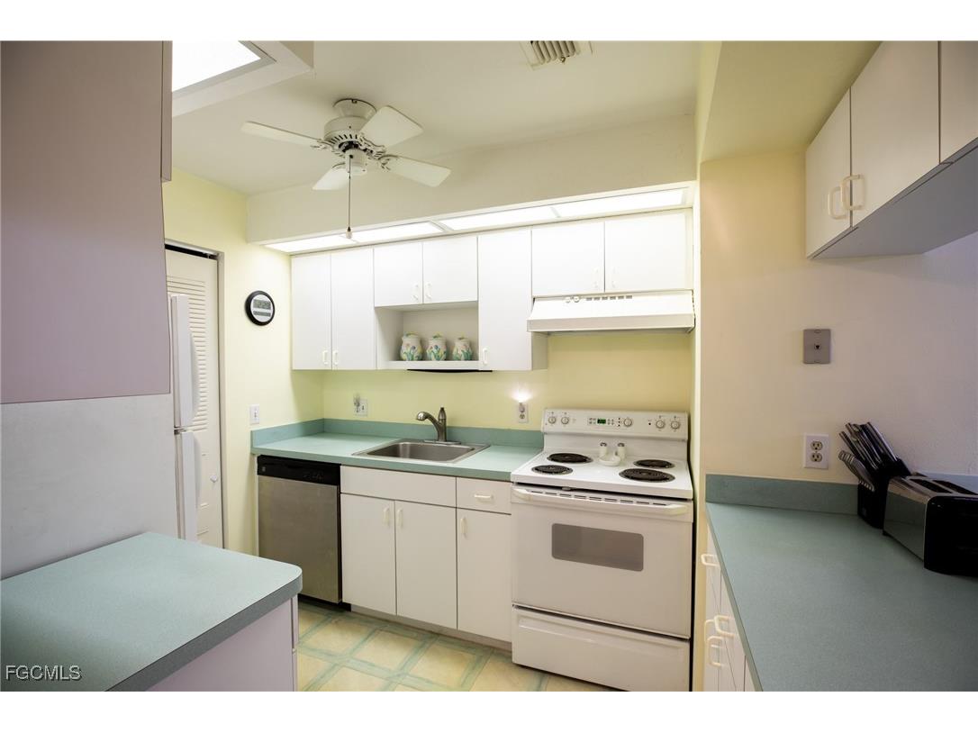 8041 S Woods Circle #14 Fort Myers FL 33919 2025000075 image4