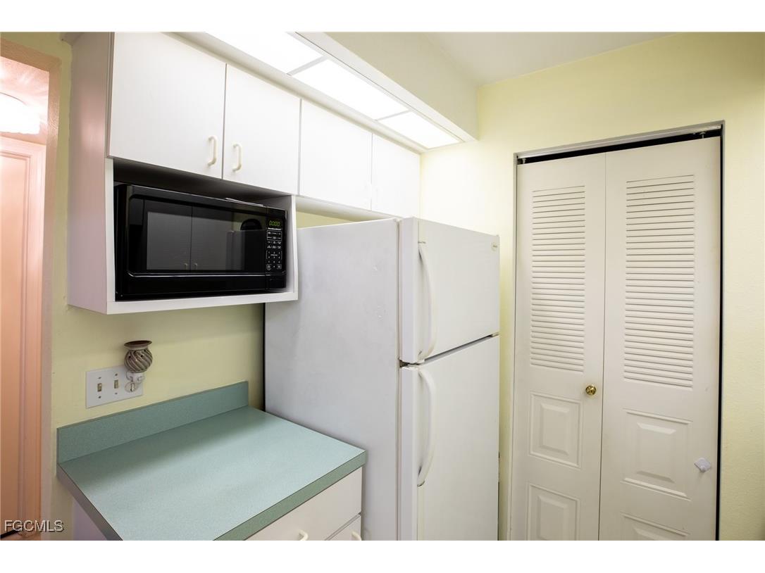 8041 S Woods Circle #14 Fort Myers FL 33919 2025000075 image6