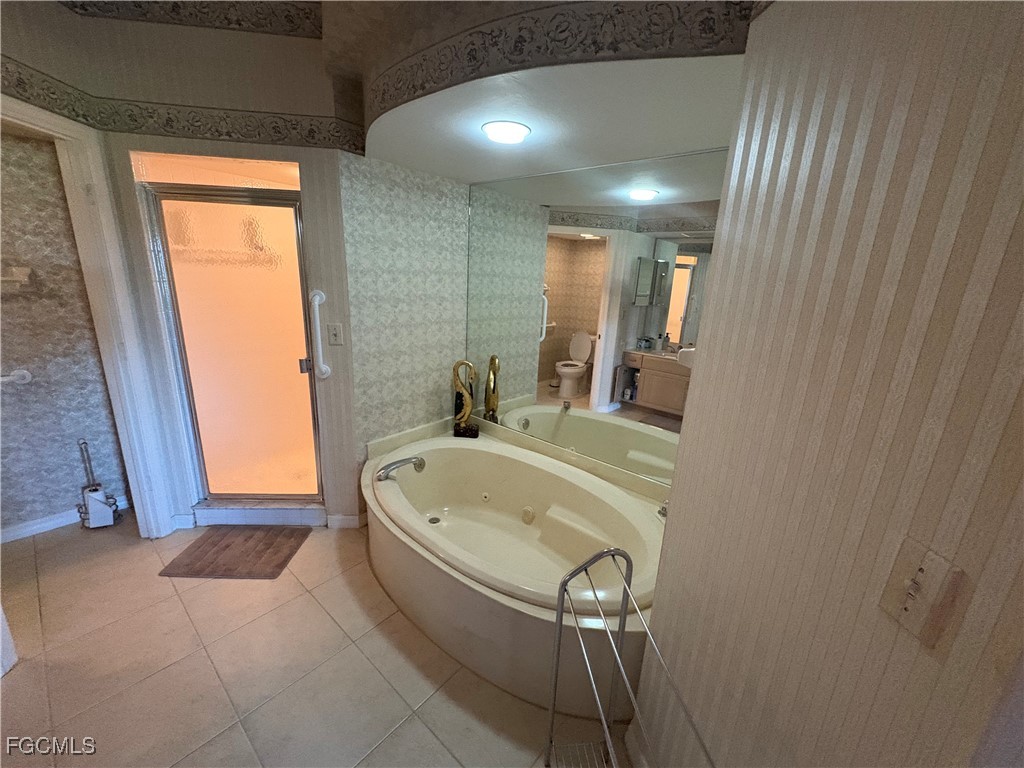 8044 Glen Abbey Circle Fort Myers FL 33912 2025014735 image13