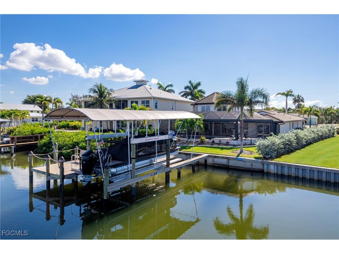 8047 Lagoon Road Fort Myers Beach FL 33931 2025020723 image2