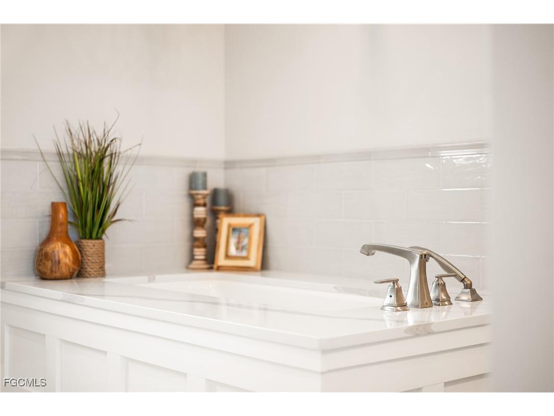 8047 Lagoon Road Fort Myers Beach FL 33931 2025020723 image38