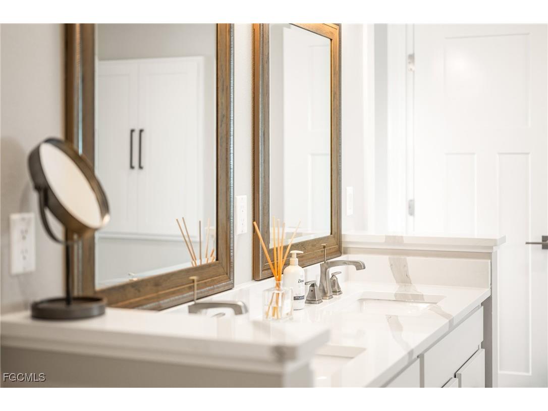 8047 Lagoon Road Fort Myers Beach FL 33931 2025020723 image40