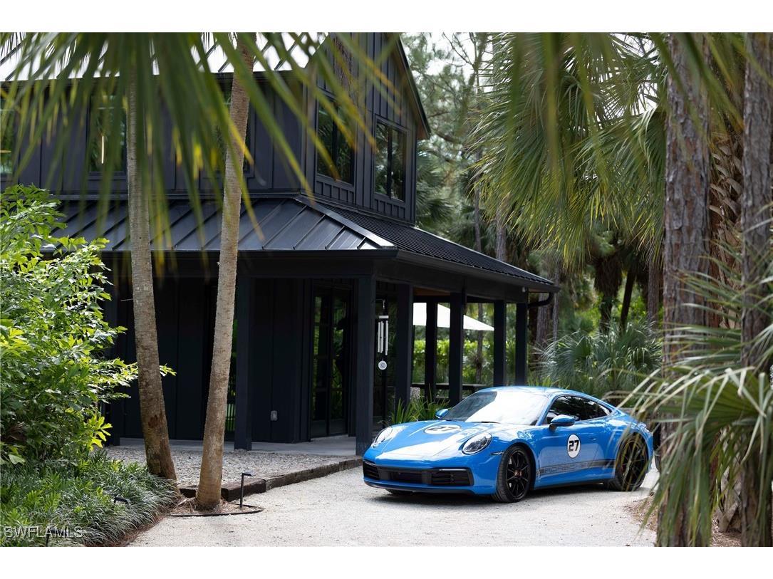 805 24th Avenue NW Naples FL 34120 225078203 image1