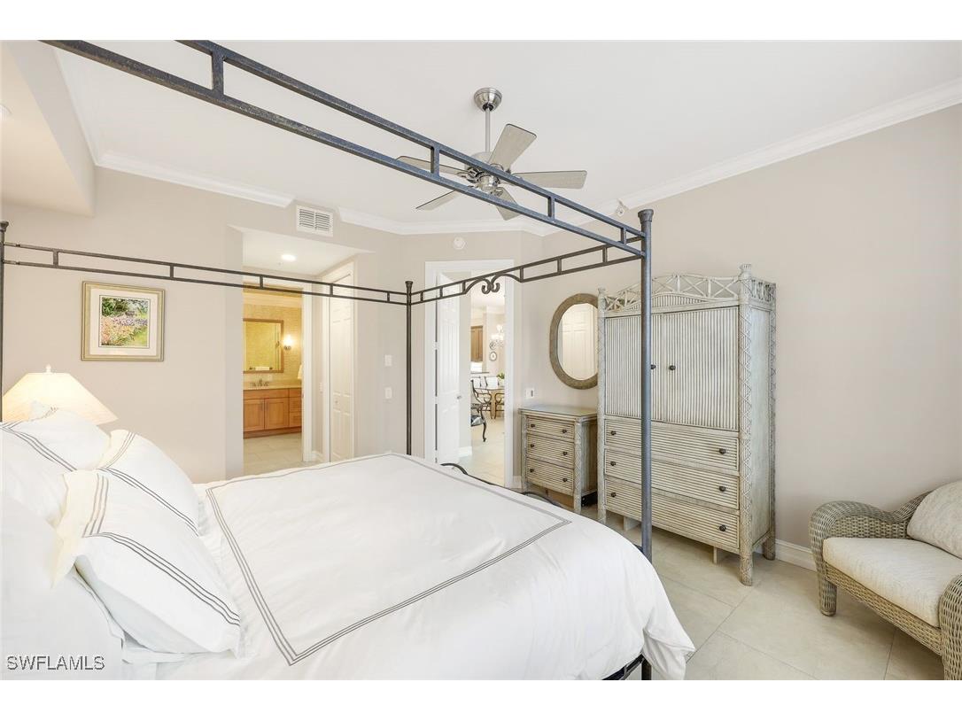 805 Bentwater Circle #101 Naples FL 34108 225078312 image15