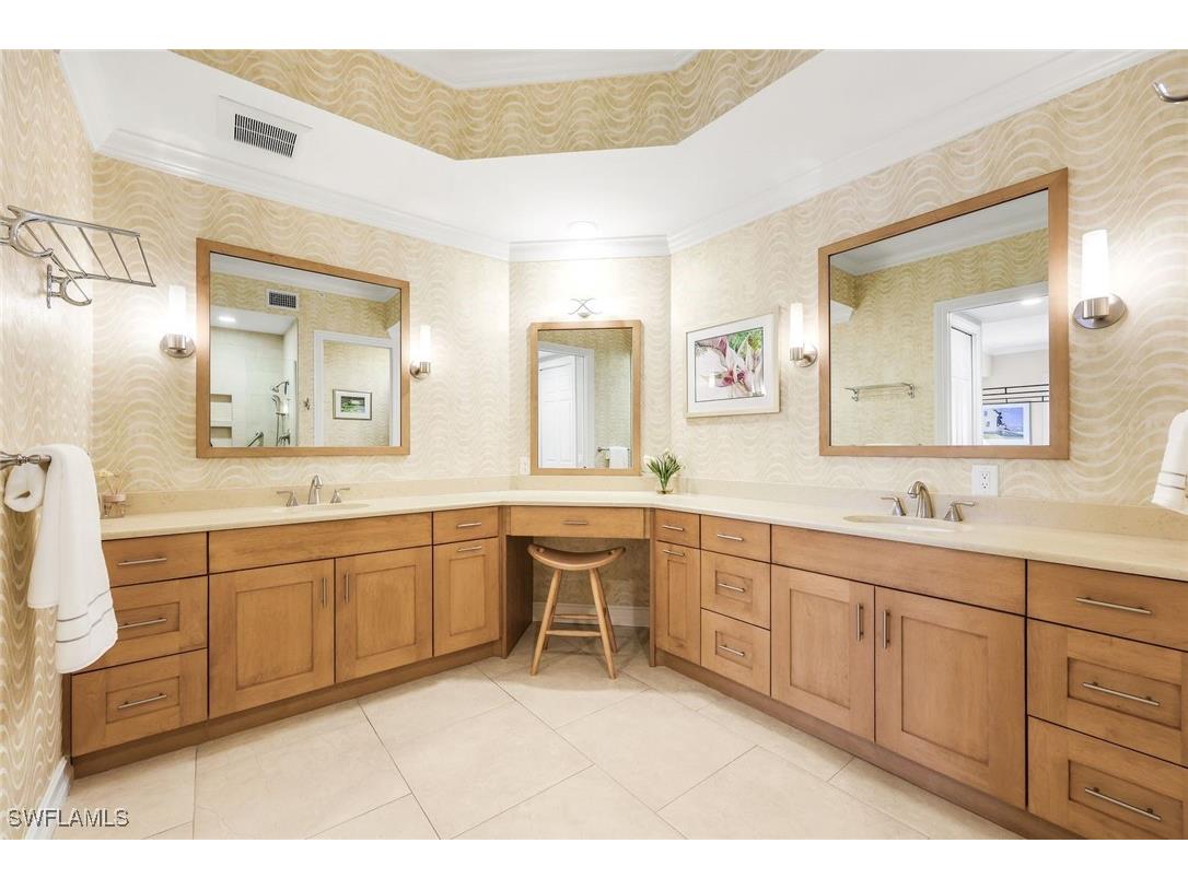 805 Bentwater Circle #101 Naples FL 34108 225078312 image16