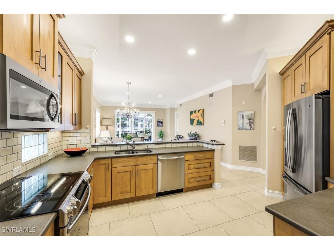 805 Bentwater Circle #101 Naples FL 34108 225078312 image7