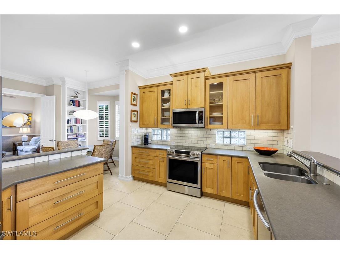 805 Bentwater Circle #101 Naples FL 34108 225078312 image8