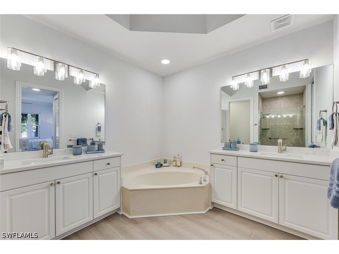 805 Bentwater Circle #104 Naples FL 34108 226020118 image11