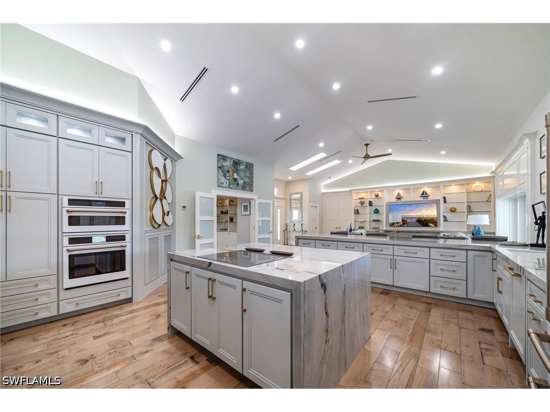 805 Lake Vista Court Naples FL 34108 226005629 image2