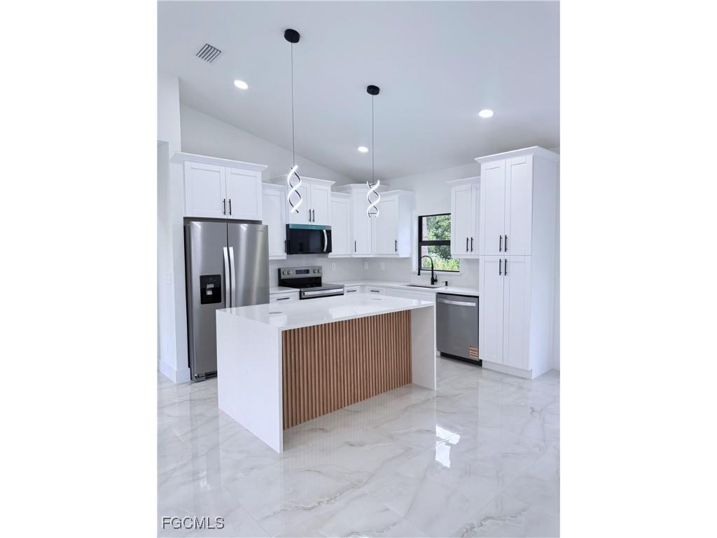 805 Nimitz Boulevard Lehigh Acres FL 33974 2025010809 image6