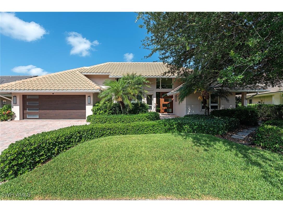 805 Pine Village Lane Naples FL 34108 225040887 image1